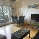 Vue Imprenable Mer, Spacieux Et Chic, Capacite 2 Personnes Ou Famille 3 Personnes,1 Chambre, Baignoire, Quartier Calme *