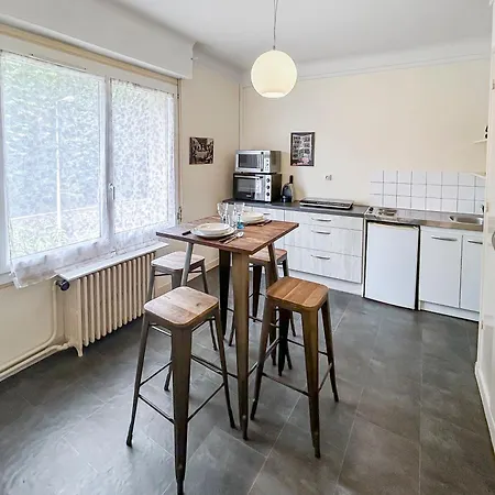 Vue Imprenable Mer, Spacieux Et Chic, Quartier Calme Le Havre, Capacite 2 Personnes Ou Famille 3 Personnes,1 Chambre, Baignoire Apartament