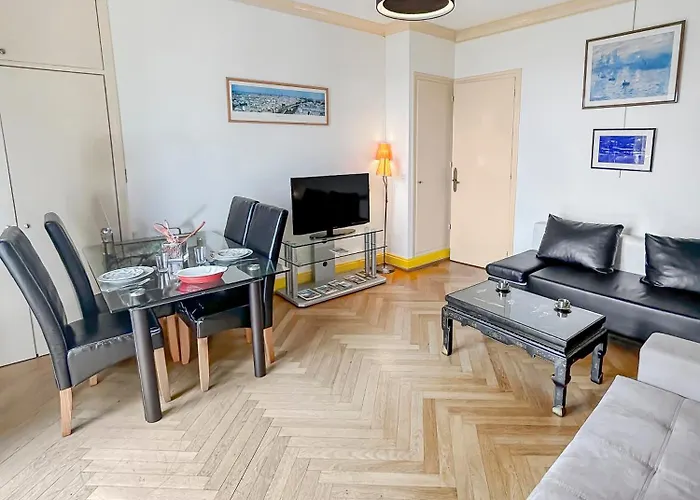 Апартаменты Chic Vue Terrasse Le Havre, Capacite 2 Personnes Ou Famille 3 Personnes,1 Chambre, Baignoire, Quartier Calme Гавр