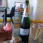 Vue Imprenable Mer, Spacieux Et Chic, Capacite 2 Personnes Ou Famille 3 Personnes,1 Chambre, Baignoire, Quartier Calme * Le Havre
