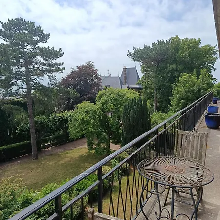 Terrasse Vue Imprenable Mer, 65m2 Chic, Quartier Calme Le Havre, Capacite 2 Personnes Ou Famille 3 Personnes,1 Chambre, Baignoire