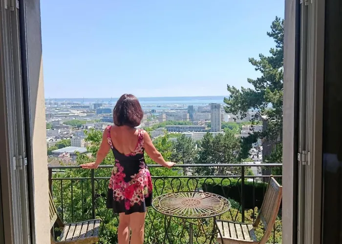 Chic Vue Mer, Terrasse, Capacité 2 Personnes Ou Famille 3 Personnes,1 Chambre, Baignoire, Quartier Calme Apartamento *